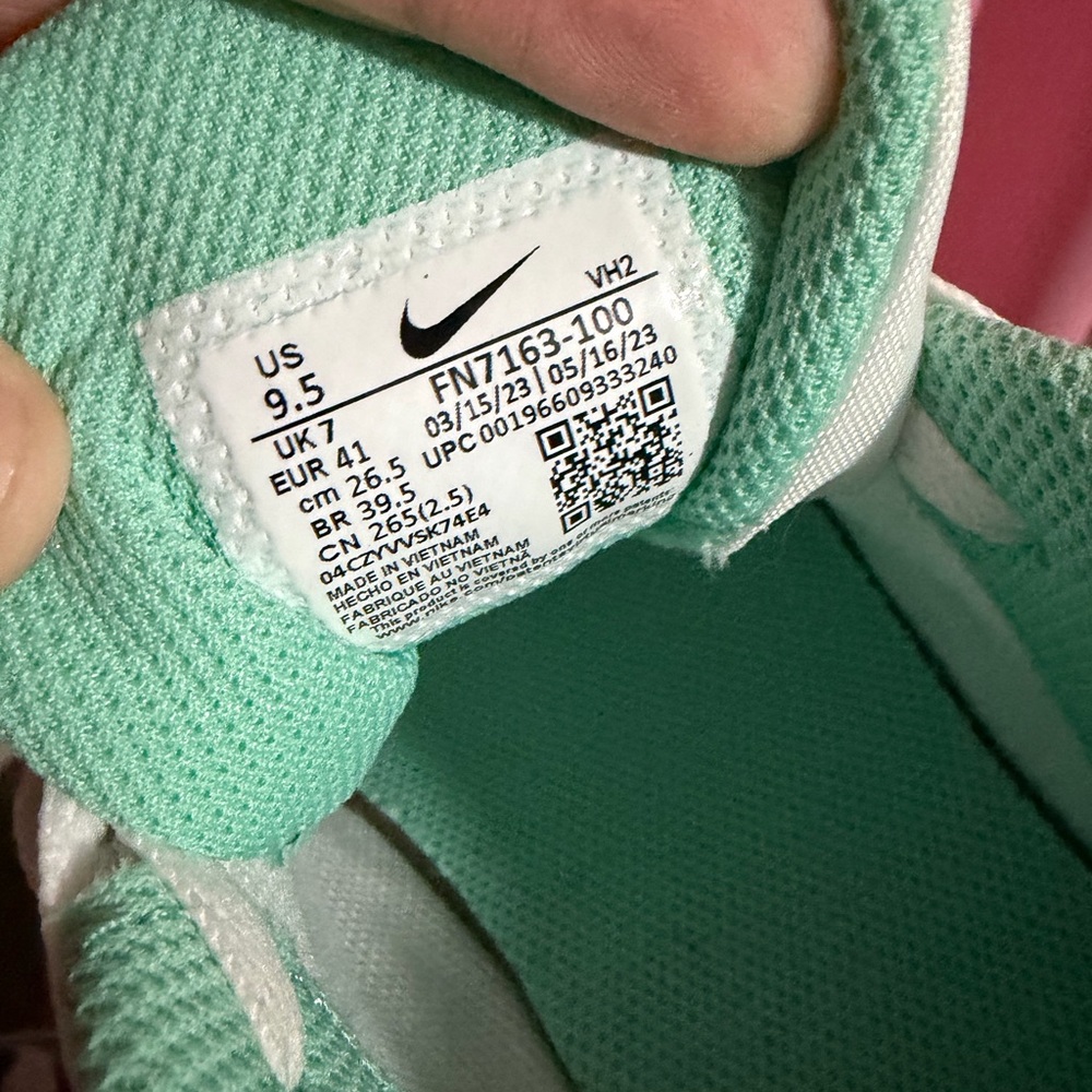 Nike Women's White and Mint Green Sneakers - Picture 4 of 4